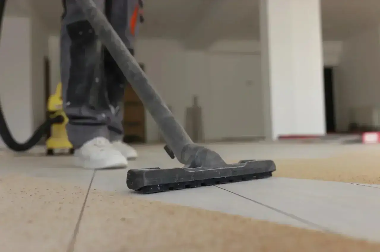 Nettoyer un carrelage après chantier sans l’abîmer